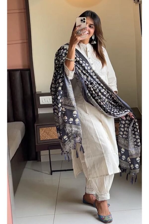 Heritage Grace" – Khadi Kantha Set