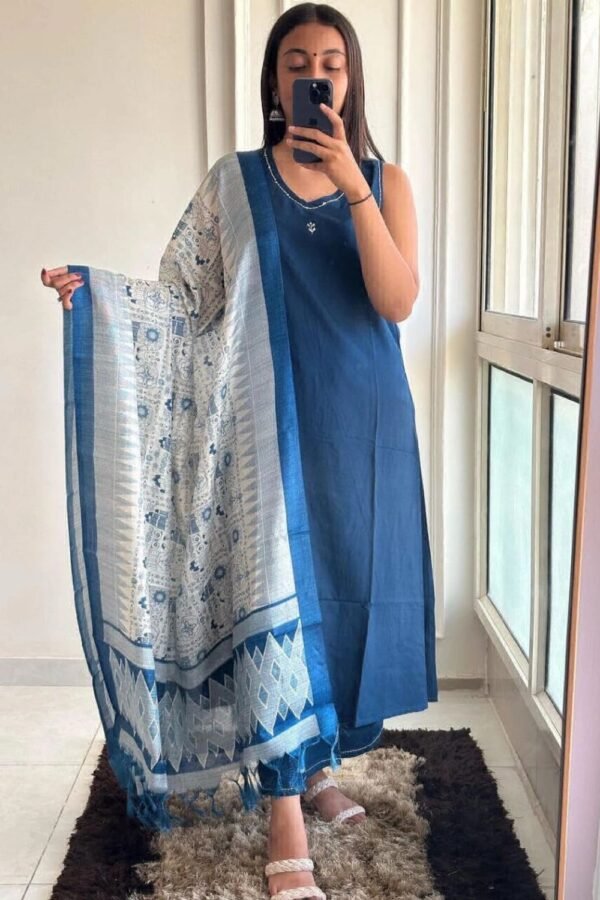 Amira – Sleeveless Cotton Slub Kurti Set with Khadi Silk Dupatta
