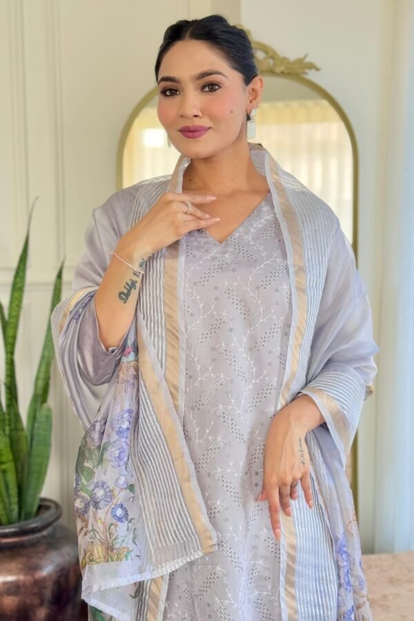 Royal Elegance" – Roman Silk Suit Set