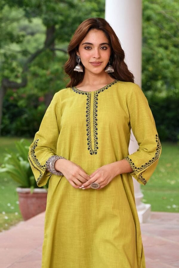 Thread Symphony Kurta Set