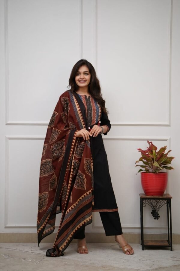 Aarvika Cotton Flex Kurti Set