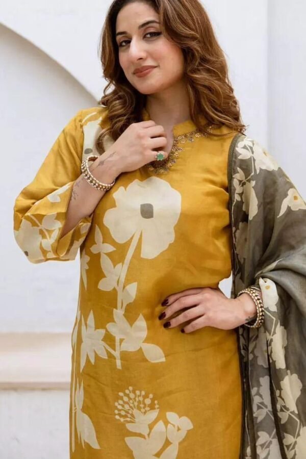 Nairika Handcrafted Elegance Cotton Set